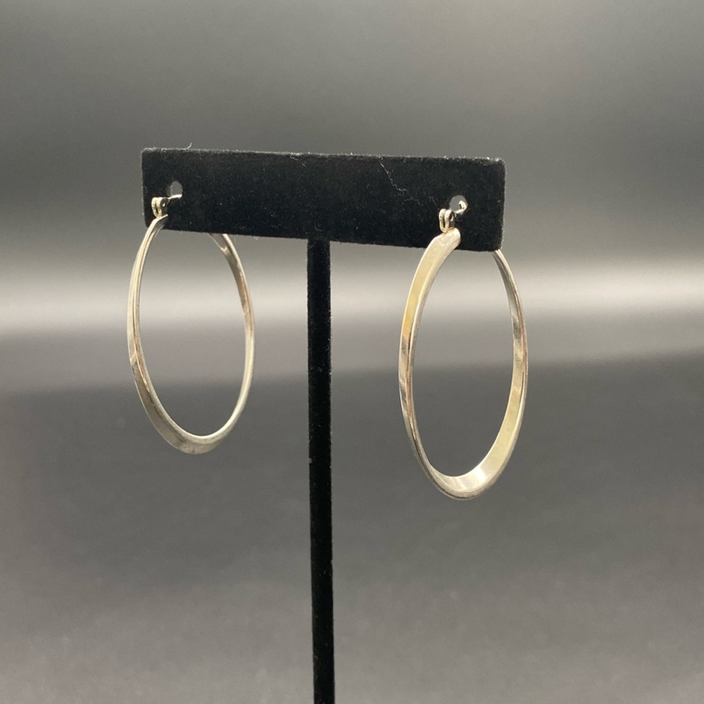 Item 771 Silver Oval Earrings